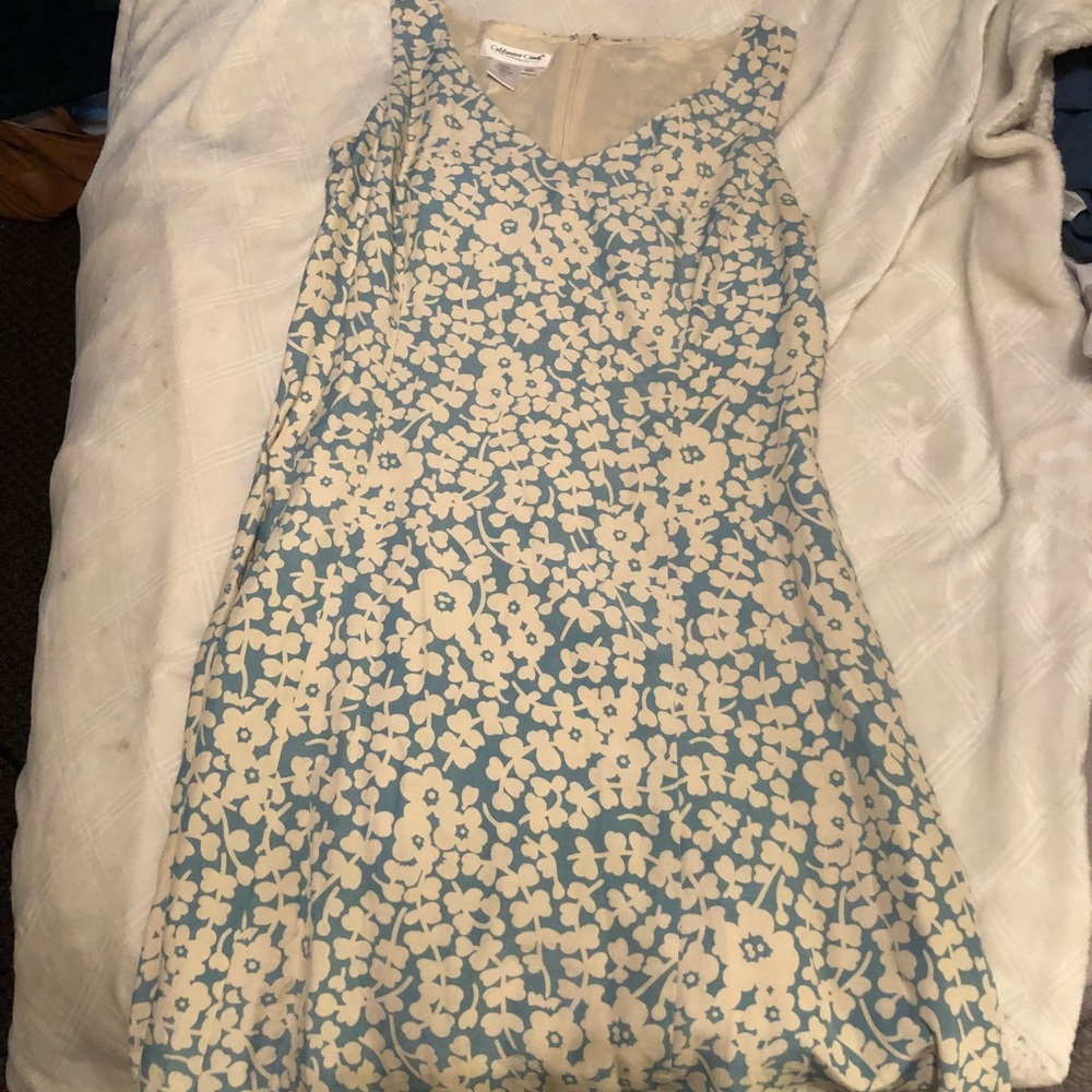 Dress - Picture 2 of 5